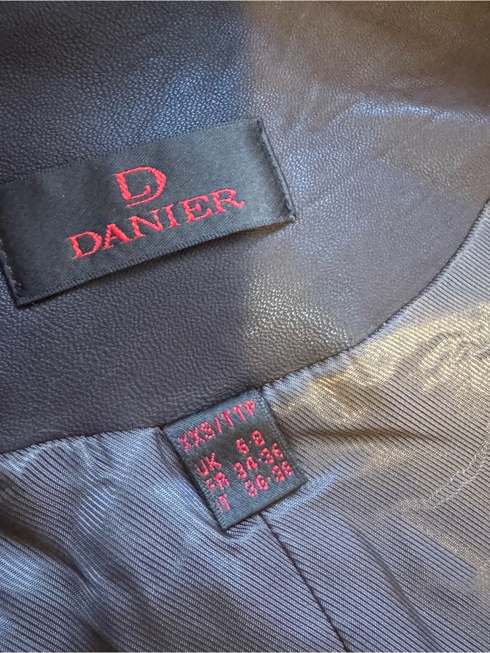 Danier Dark Brown Leather Jacket with Tan Fur Collar - Picture 9 of 9